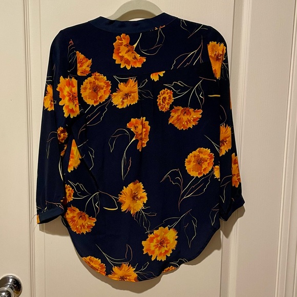 Amour Vert Silk Blouse Navy Marigold Print XXS EUC - Picture 3 of 4